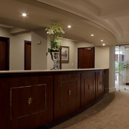 Hotel Le Vendome Cape Town Bagian luar foto The interior of the hotel