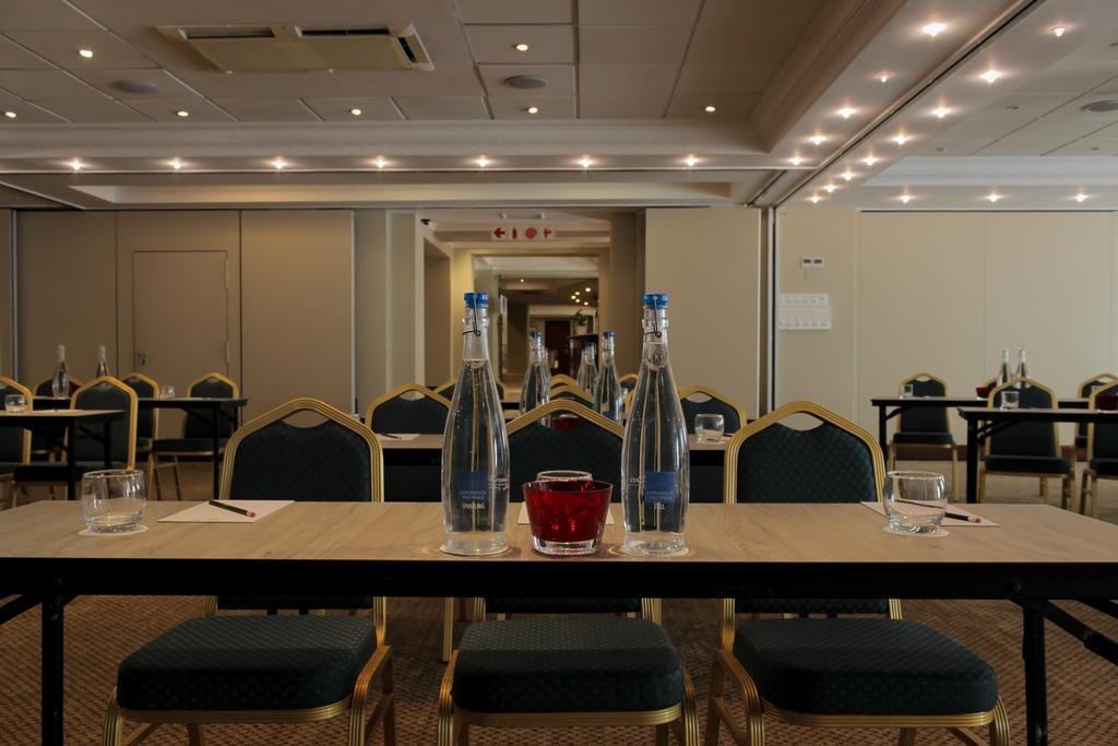 Hotel Le Vendome Cape Town Bagian luar foto Meeting room